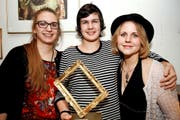 Die Gewinner des Awards: Daisy Kuliszkiewicz, Eva-Maria Odermatt und Mirjam Küttel (von links). (Bild André A. Niederberger)