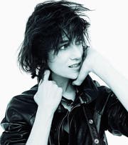 Mit ihren neuen Songs verarbeitet Charlotte Gainsbourg den Verlust ihrer Halbschwester. (Bild: Warner Music)