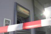Auch zum Bankomaten besteht vorderhand kein Zugang. (Bild: Lucien Rahm (Meggen, 29. Dezember 2017))