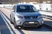 Der Suzuki Vitara Boosterjet «Sergio Cellano», zu erkennen an den rot umrahmten LED-Scheinwerfern. (Bild Heinz Schneider)