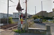 Die Sursee-Triengen-Bahn will den Verkehr der nostalgischen Züge auf der Strecke Hinwil (Bild) - Bäretswil Tobel sichern. (Bild: Google Streetview)
