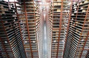 Das moderne Logistikzentrum von Bossard. (Bild: Stefan Kaiser (Steinhausen, 21 Februar 2013))