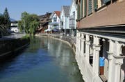Die Sarneraa unterhalb der Brücke beim Dorfplatz in Sarnen. (Bild Robert Hess)