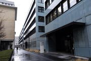In diesem Gebäude auf dem Siemensareal ist das Unternehmen Shire untergebracht. (Bild: Werner Schelbert (Zug, 24. Januar 2014))
