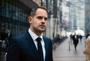 Moritz Bleibtreu als Anwalt, der halluzinogene Pilze isst. (Bild: PD)