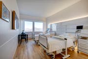 Ein Blick in ein Zweibettzimmer. (Bild: PD/Gabriel Ammon / AURA Fotoagentur)