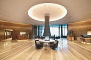 Die Réception des Bürgenstock-Hotels. Das Fünf-Sterne-Hotel wurde am Donnerstag eröffnet. (Bild: Eveline Beerkircher (Luzerner Zeitung))