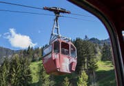 Von der Schliessung bedroht: Kleinseilbahn Fell - Spiess in der Gemeinde Oberrickenbach. (Bild: Urs Flüeler / Keystone (Oberrickenbach, 15. Mai 2017))