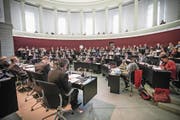 Blick in den Luzerner Kantonsratssaal. Bild: Manuela Jans-Koch (Luzern, 11. November 2016) (Bild: Manuela Jans-Koch, Luzern, 11. November 2016)