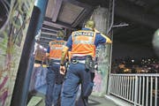 Luzerner Polizisten auf einem Patrouillengang. (Symbolbild) (Bild: Dominik Wunderli / LZ (Luzern, 26. September 2014))