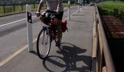 Die Oberrütibrücke zwischen Rotkreuz und Buonas wird durch eine neue Brücke ersetzt. Der Veloweg wird dadurch breiter. (Archivbild Werner Schelbert/Neue ZZ)