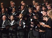 Der Konzertchor Molto Cantabile und das Berner Vokalensemble Ardent mit abwechslungsreichem Wohlklang. (Bild: Philipp Schmidli (21. Okt. 2017))