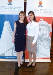 Angela Hefti (links) und Laura Ausserladscheider in Pretoria. (Bild: PD)