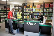 Das Bild zeigt eine Filiale des Baufachhändlers Outiz – einer Tochterfirma von Saint-Gobain. Die Marke besteht erst seit 2014. Handwerker bestellen online und holen die Ware ab oder lassen sie sich liefern. (Bild: pd)