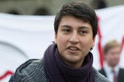 Juso-Präsident Fabian Molina, hier bei der Eingabe von rund 117'000 Unterschriften gegen "Nahrungsmittel-Spekulation" am vergangenen Montag. (Bild: Keystone)