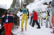 Freitag 14. Dezember: Gregor Deschwanden läuft zur Schanze. (Bild: Philipp Schmidli//Neue LZ)