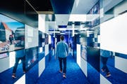 In der neu eroeffneten Media World im Verkehrshaus der Schweiz in Luzern tauchen die Besucher in eine hochvernetzte, interaktive, vierdimensionale Medienwelt ein. (Bild: PPR/Jean-Christophe Dupasquier)