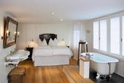 Die Zimmer des Hotels Schlüssel in Beckenried sind eine von zahlreichen Möglichkeiten, um in Nidwalden zu übernachten. (Bild: PD)