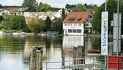 Das idyllische Büsingen am Rhein. Anhand der Telefonzellen und Ortstafeln merkt man, dass es sich um deutsches Territorium handelt. (Bilder: Keystone, Dominic Wirth)