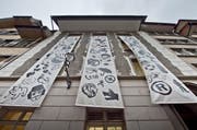 Aussenansicht der Fach- und Wirtschaftsmittelschule Fachklasse Grafik an der Rössligasse 12 in Luzern. (Bild: Pius Amrein / Neue LZ)