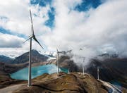 Windturbinen am Griessee auf dem Nufenenpass im Kanton Wallis. (Bild: Olivier Maire/Keystone (23. September 2016))
