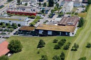 Archivbild: Das Hauptgebäude der Trumpf Maschinenbau AG in Sihlbrugg. (Bild: Stefan Kaiser / ZZ)
