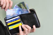 Für Freiwilligenarbeit soll es in Obwalden statt Geld neu Zeit geben (Symbolbild Neue LZ).