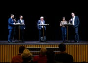 Podium zur No-Billag Abstimmung im Gemeindesaal in Steinhausen (von links): Beni Riedi (Mitglied Initiativkommite, Kantonsrat SVP, Baar), Olivier Kessler (Präsident Inititiavkomitee), Alfons Spirig (Moderator), Laura Zimmermann (Operation Libero) und Andreas Hürlimann (Gemeinderat Steinhausen, Kantonsrat ALG). (Bild: Stefan Kaiser (Zuger Zeitung))