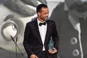 Claude Barras, Regisseur von «Ma vie de Courgette», freut sich über den Quartz für den besten Spielfilm. (Bild: Martial Trezzini/Key (24. März 2017))