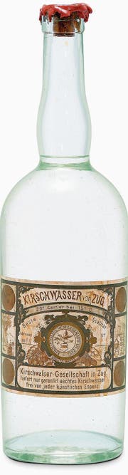 Älteste Flasche der «Kirschwasser-Gesellschaft in Zug», 1895. (Bild: Firmenarchiv Etter Zug)