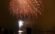 Neujahrs-Feuerwerk: Der Dank der Luzerner Hoteliers an die Bevölkerung. (Bild René Meier/Zisch)