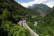 Die A2 zwischen Amsteg und Göschenen. (Bild: Keystone)