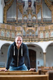 Seit 2001 ist Johannes Strobl (48) für die Musik in der Klosterkirche Muri verantwortlich. Durch ihn ist der Ort zu einem Zentrum für alte Musik geworden. (Bild: Stefan Kaiser (14. August 2017))
