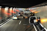 Ein Blick auf die Unfallstelle im Seelisbergtunnel. (Bild: Kapo Nidwalden)