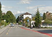 Auf der Schachenstrasse soll der Velostreifen Richtung Luzern wegfallen. (Bild: Google Maps)