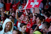 Mitfiebern mit der Fussballnati: Wir zeigen, wo im Kanton Luzern Public-Viewings zur Europameisterschaft in Frankreich stattfinden. (Bild: Pius Amrein / Neue LZ)