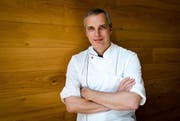Dieser Mann krempelt als neuer Chefkoch im Chedi die Ärmel hoch: Dietmar Sawyere. (Bild: PD)