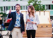 Sie moderierten die Sendung: Nik Hartmann und Annina Campell. (Bild: SRF / Paolo Foschini)