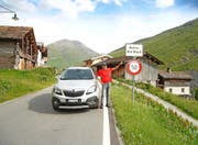 Startbereit: Sportredaktor und Bergbauer-Helfer René Leupi startete Anfang Juli bereits zum dritten Mal ins Abenteuer «Ab auf die Alp», dieses Mal in im bündnerischen Avers-Am Bach auf 1958 Metern. Bilder PD