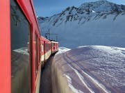 Die Strecke der Matterhorn Gotthard Bahn ist zwischen Nätschen UR und dem Oberalppass nach Graubünden wegen eines Lawinenniedergangs seit dem frühen Mittwoch unterbrochen. (Archivbild) (Bild: KEYSTONE/URS FLUEELER)