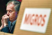 Herbert Bolliger (63) an seiner letzten Bilanzmedienkonferenz als Migros-Chef. (Bild: Walter Bieri/Keystone (Zürich, 28. März 2017))