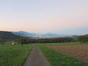 Blick von Ebertswil auf Zug und Baarburg. (Bild: PD)