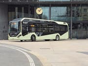 Der Elektrobus von Volvo hat bei einer Testfahrt auch die Buswendeschlaufe beim Bahnhof Zug genutzt.