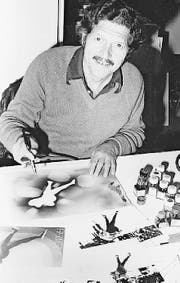 Walter F. Haettenschweiler in den 1970er-Jahren in seinem Atelier. (Bild: PD)