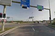 Bei dieser Einmündung wurde es zu eng für die beiden Fahrzeuge. (Bild: map.google.com / Screenshot)