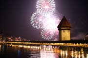 Feuerwerk am Luzerner fest über dem Seebecken. (Bild: Philipp Schidli/Neue LZ)