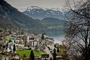 Übersicht über die Gemeinde Vitznau. Das Bild entstand am Montag, 7. April 2014. (Pius Amrein / Neue LZ) Vitznau, Rigi, Rigibahn, See, Wasser, Übersicht (Bild: Pius Amrein (Neue LZ) (Neue Luzerner Zeitung))