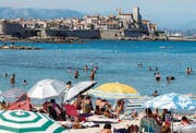 Frankreich peilt die Rekordzahl von 100 Millionen Gästen an. (Bild: Sebastien Nogier/EPA (Antibes, 18. Juli 2017))
