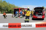 Die Chemiewehr im Einsatz. (Bild: Zuger Polizei)