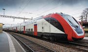 Passagiere dürfen die neuen Doppelstockzüge der SBB noch nicht betreten. (Bild: Youtube)